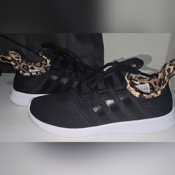 Adidas cloud foam size 6 black - Picture 1 of 7